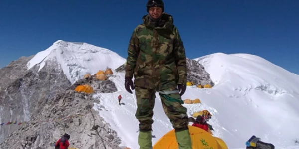 Ο Ελληνας κομάντο που έφτασε στα 8.200 μέτρα χωρίς οξυγόνο και έχασε 4 δάχτυλα!